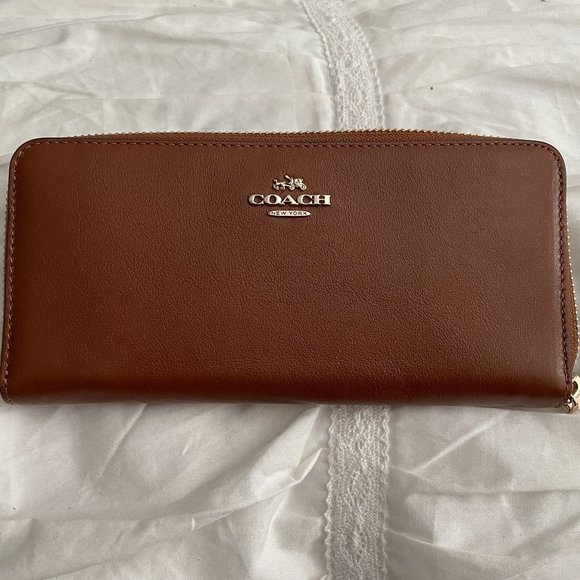 NWOT - Coach Saddle Brown Smooth Leather Wallet - Picture 2 of 14